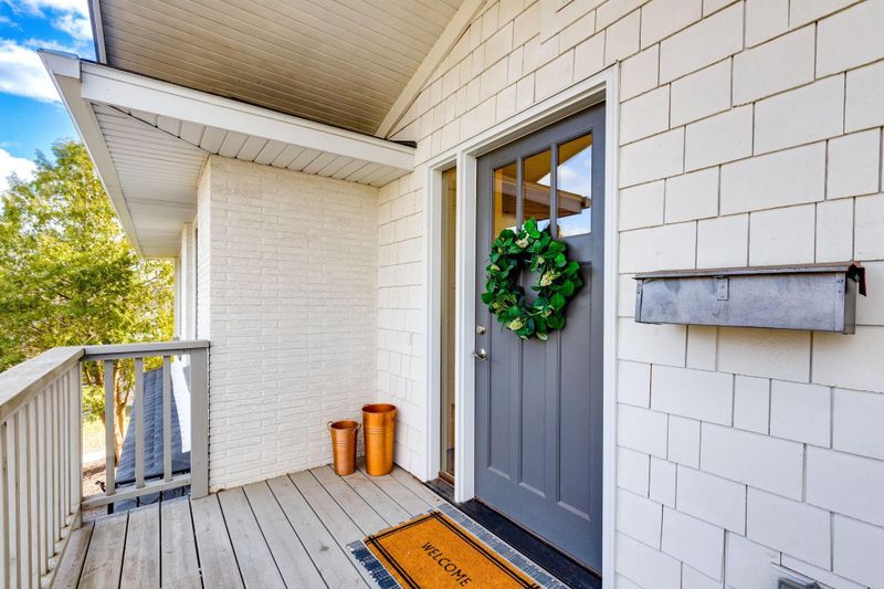 5532 Chantrey Rd, Edina, MN 55436