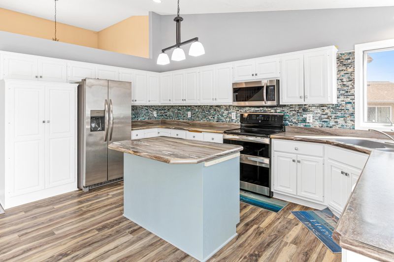 9709 Evergreen Cir N, Brooklyn Park, MN 55443
