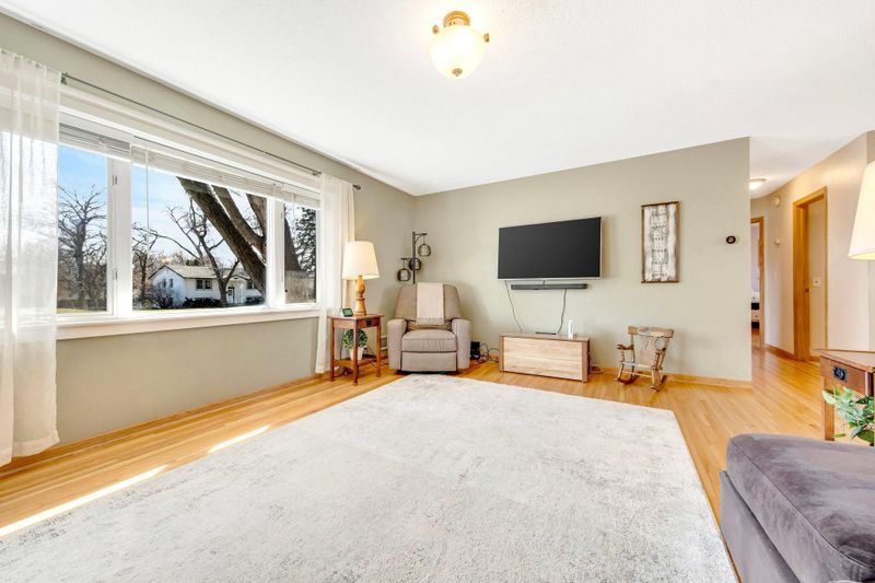 3204 Highland Dr, Burnsville, MN 55337