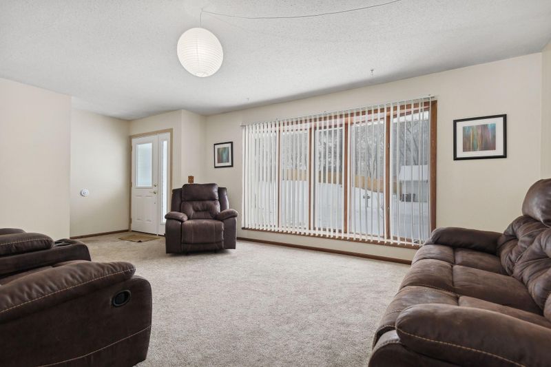 1775 Atlantic St, Maplewood, MN 55109