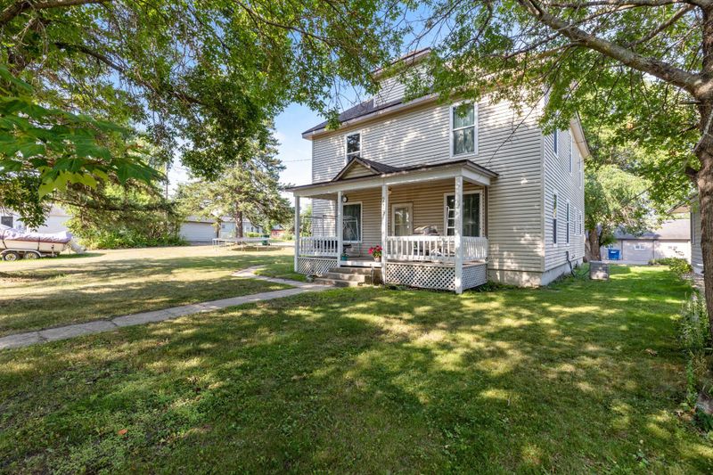 219 10th St NE, Staples, MN 56479