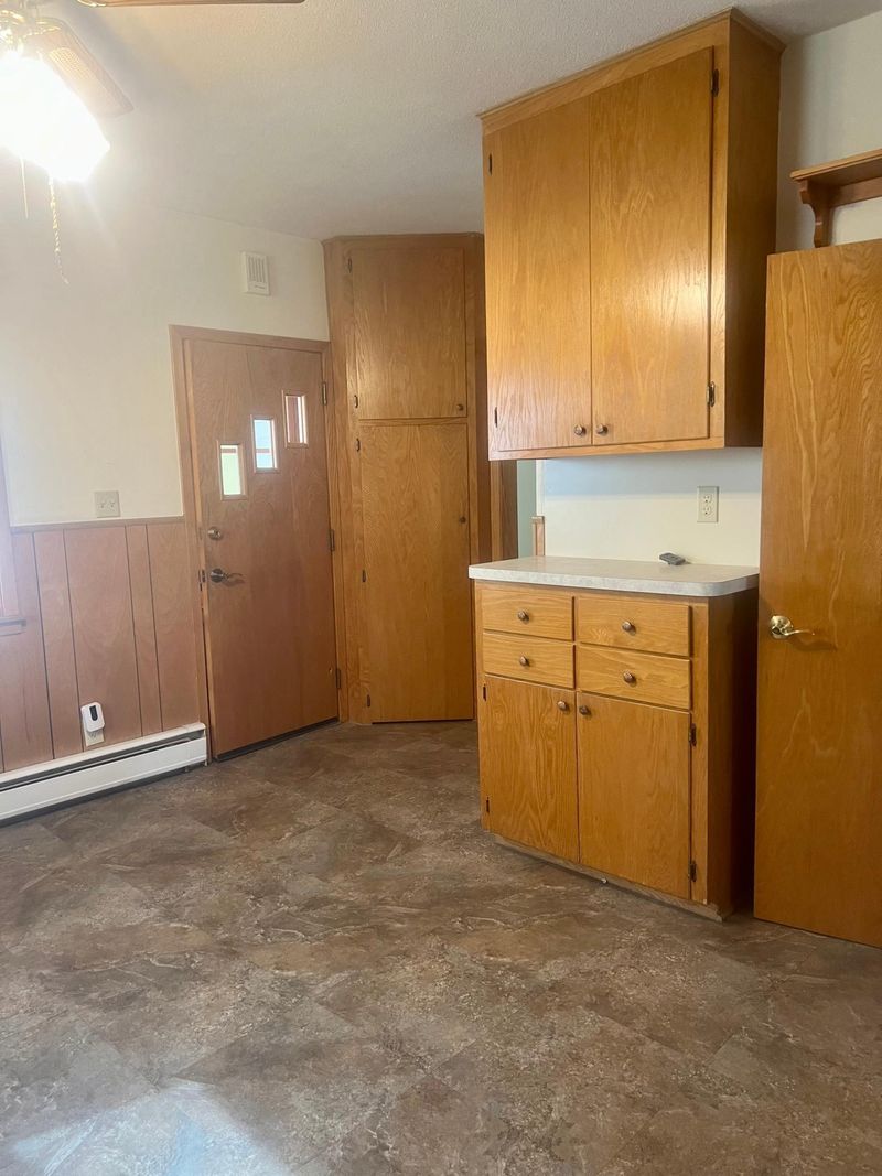 410 N 7th St, Lake City, MN 55041