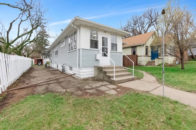 528 Wyoming St E, Saint Paul, MN 55107