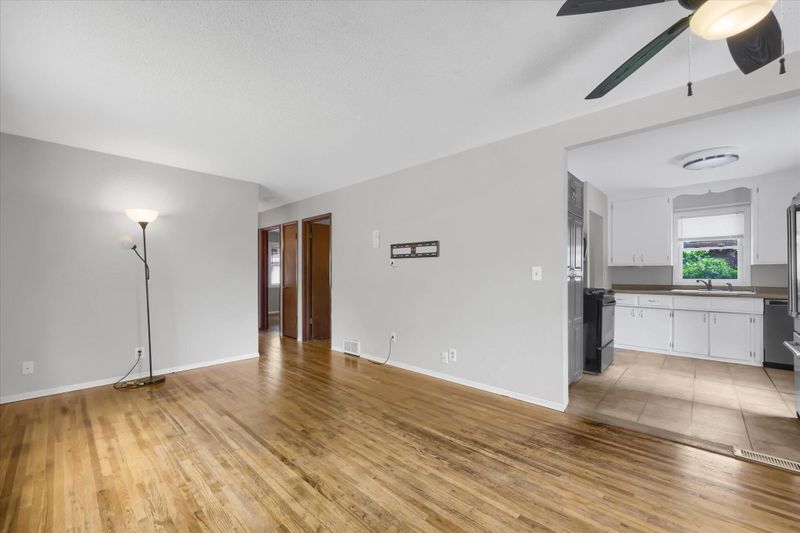 8459 Hinton Ave S, Cottage Grove, MN 55016