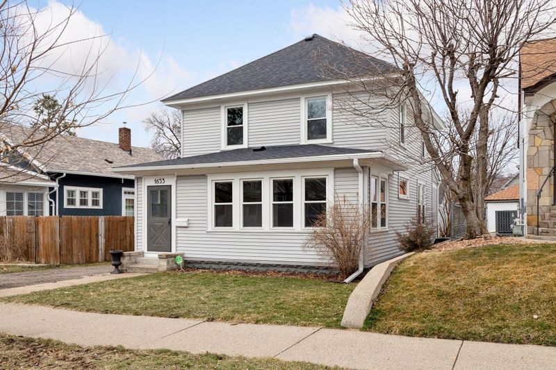 1653 Charles Ave, Saint Paul, MN 55104