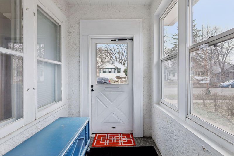 1653 Charles Ave, Saint Paul, MN 55104