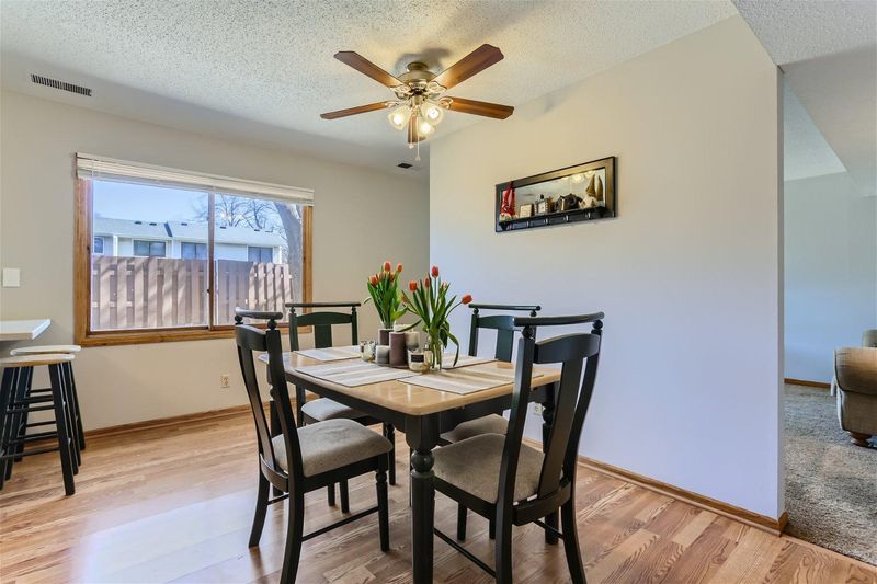 7836 Dunmore Rd, Woodbury, MN 55125