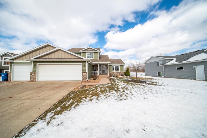 302 12th Ave NE, Kasson, MN 55944
