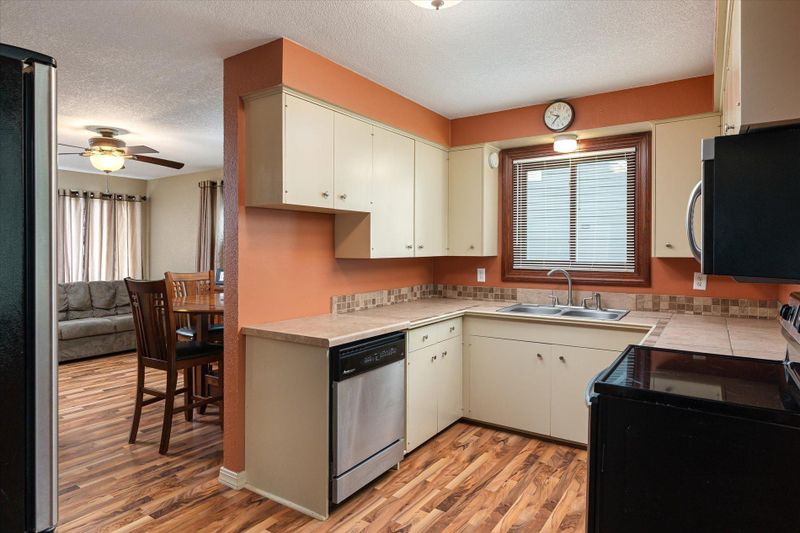 408 N 4th St, La Crescent, MN 55947