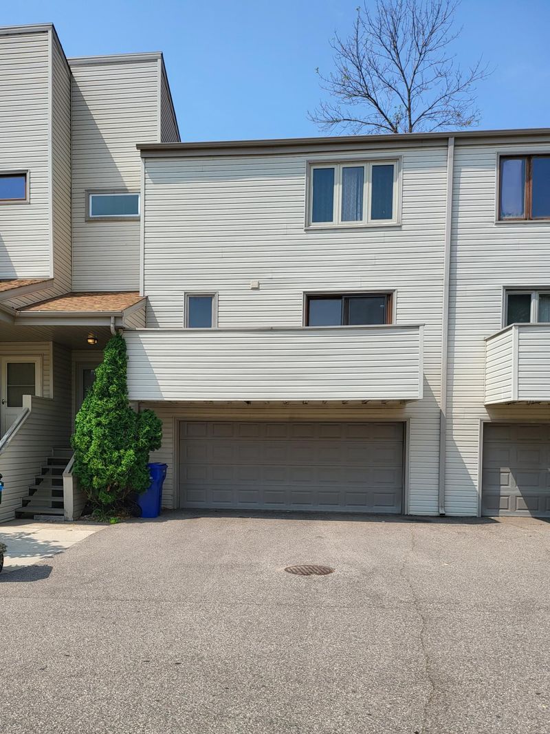 150 Ruth St N #4, Saint Paul, MN 55119