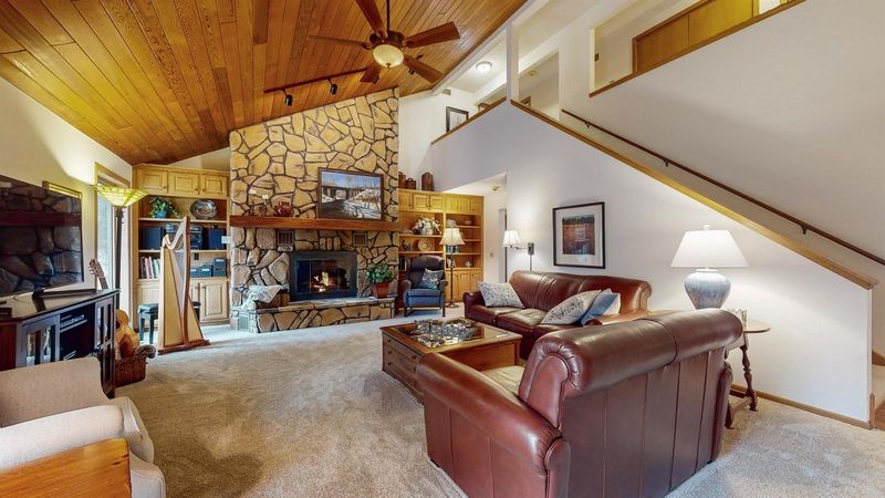235 W Kraft Rd, West Saint Paul, MN 55118