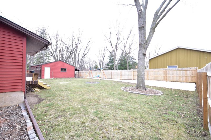 1846 County Road E E, White Bear Lake, MN 55110