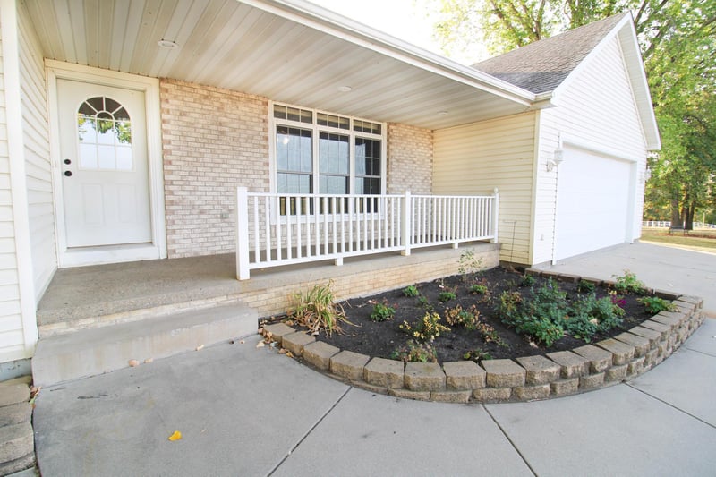 32496 421st St, Melrose, MN 56352