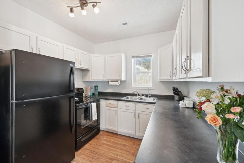 250 Pine St, Grasston, MN 55030