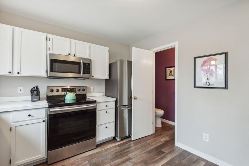 13107 Murdock Ter, Eden Prairie, MN 55347