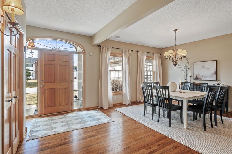 10163 Bald Eagle Trl, Woodbury, MN 55129