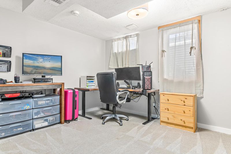 2767 Sun Ter, White Bear Lake, MN 55110