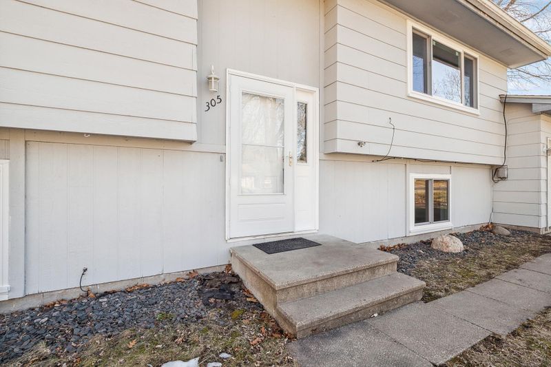 305 Willow Dr SW, Saint Michael, MN 55376