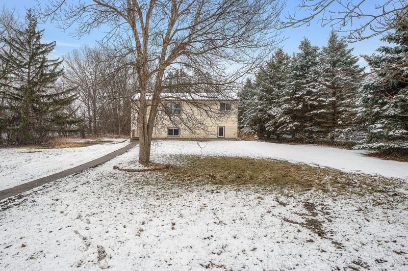 2989 Hamlet Ave N, Oakdale, MN 55128
