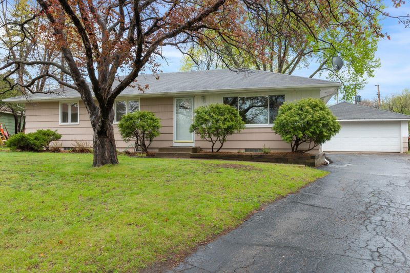 9533 2nd Ave S, Bloomington, MN 55420