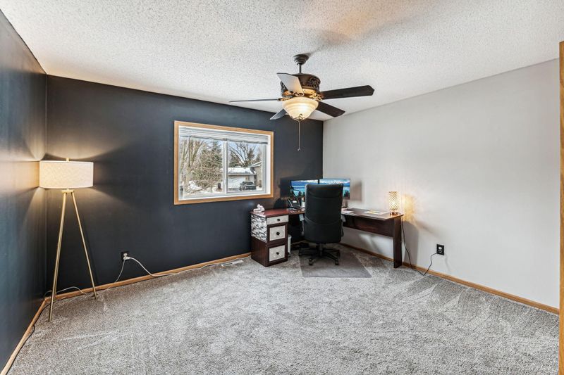 522 Horseshoe Ln, Braham, MN 55006