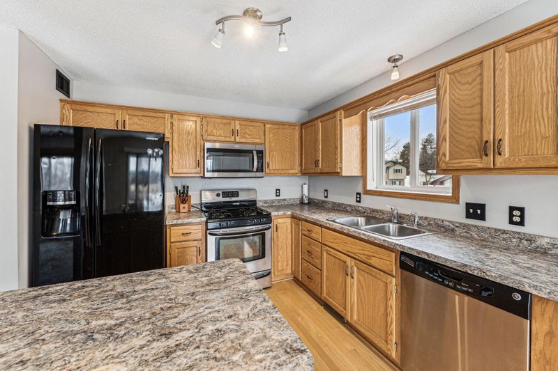 522 Horseshoe Ln, Braham, MN 55006