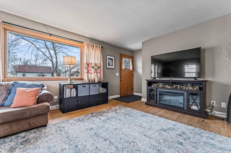 112 12th St NW, Rochester, MN 55901