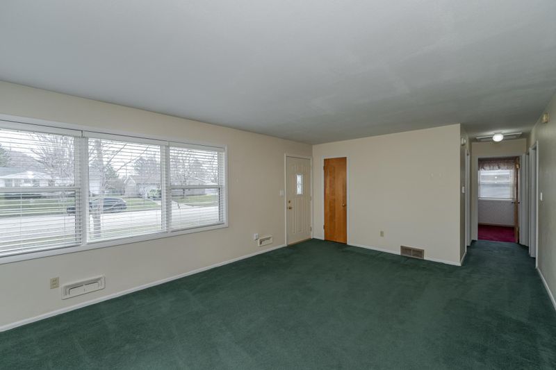321 36th Ave NW, Rochester, MN 55901