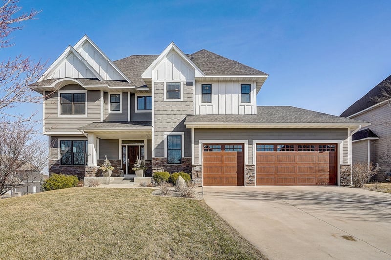 9803 Rainier Ct, Eden Prairie, MN 55346
