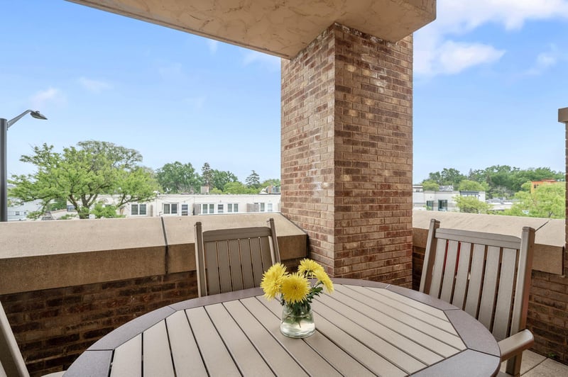 5000 France Ave S #27, Edina, MN 55410