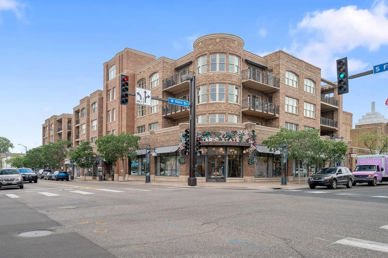 5000 France Ave S #27, Edina, MN 55410