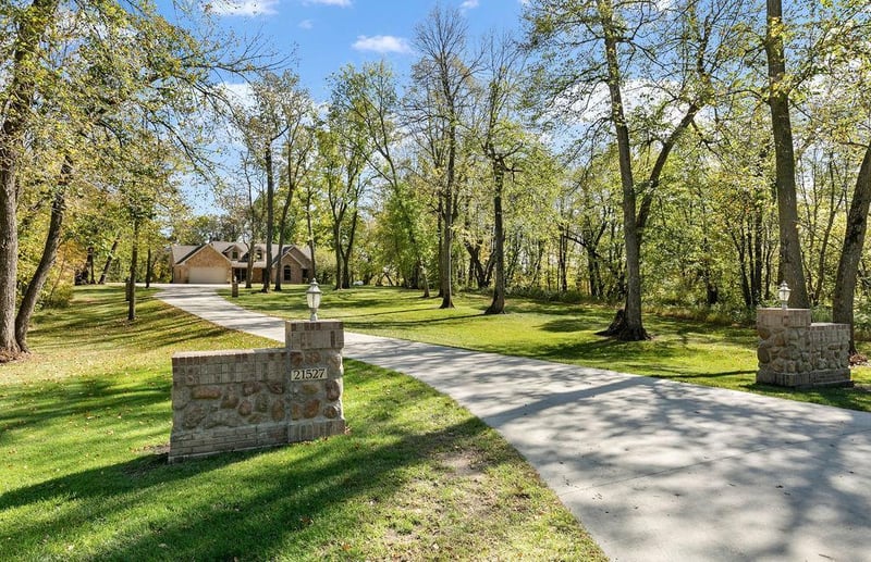 21527 62nd St NW, Sunburg, MN 56289