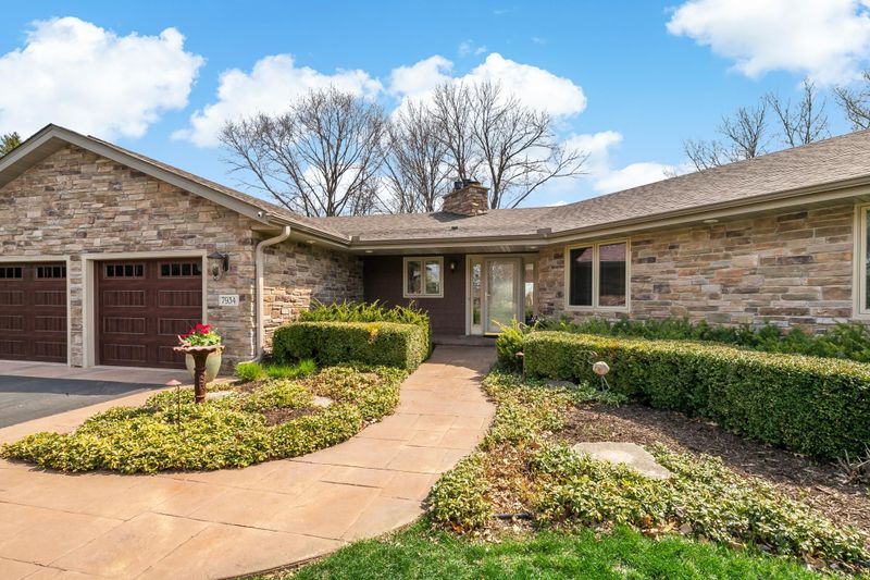 7934 Ithaca Ln N, Maple Grove, MN 55311