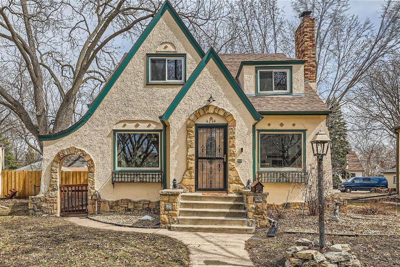 4234 Washburn Ave N, Minneapolis, MN 55412