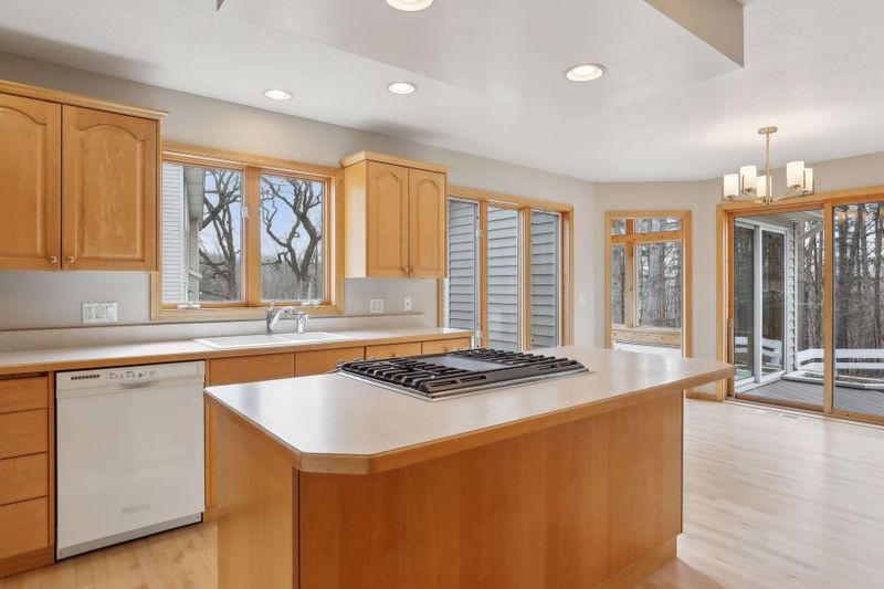 2982 Jordan Dr, Woodbury, MN 55125