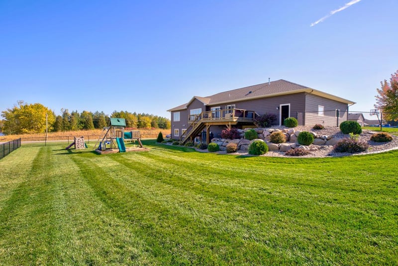 153 Shoreview Dr, Elysian, MN 56028