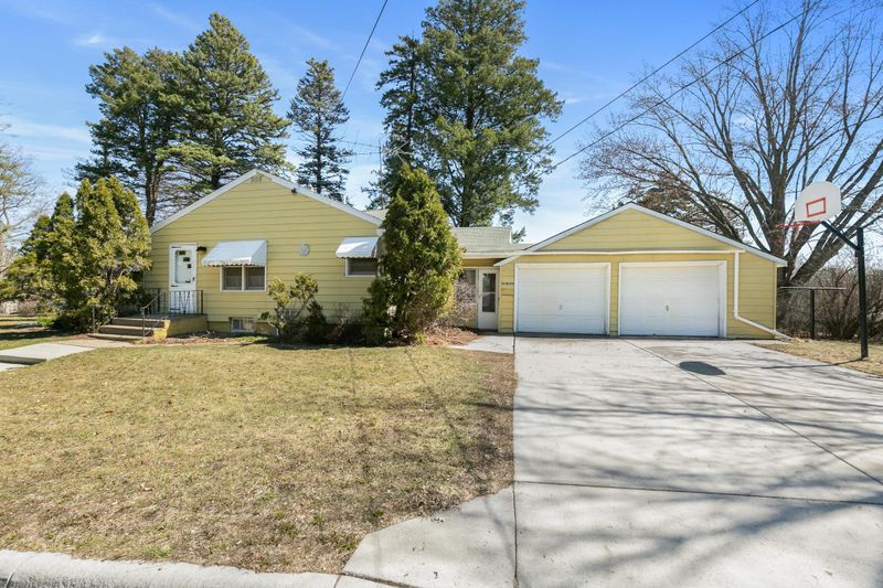 420 8th Ave S, Sauk Rapids, MN 56379