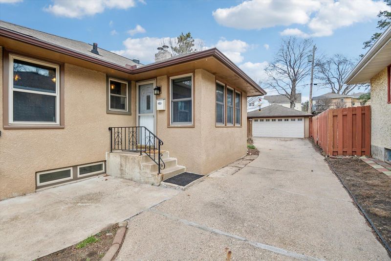 1494 Kent St, Saint Paul, MN 55117
