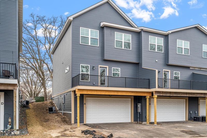 9065 Lexington Ave N #B, Circle Pines, MN 55014