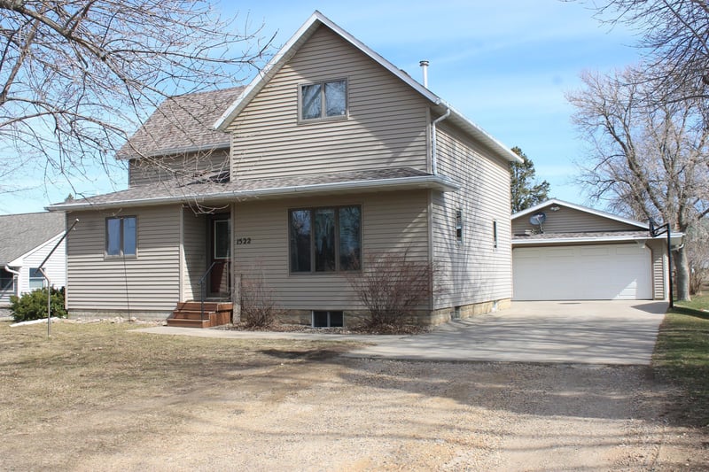 1522 El Mirage St, Bigelow, MN 56117
