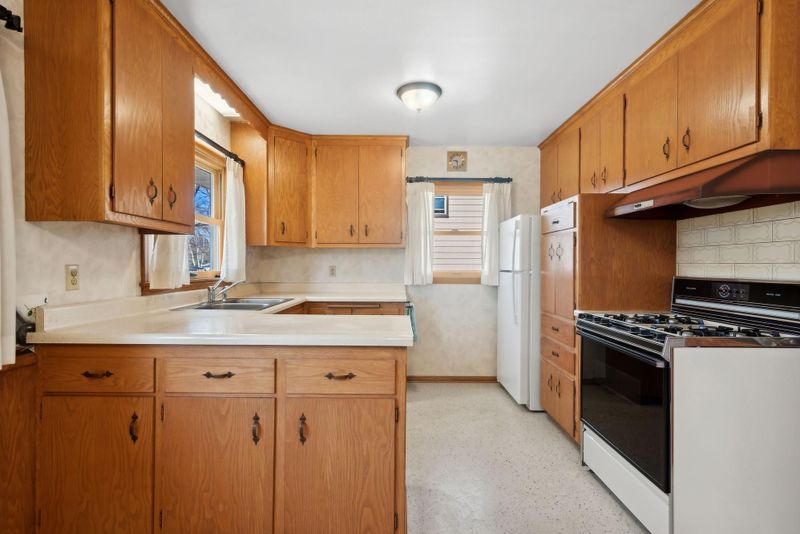 9001 61 1/2 Ave N, New Hope, MN 55428