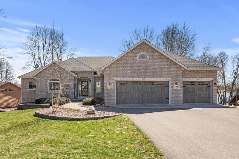 11605 Interlachen Rd, Chisago City, MN 55013