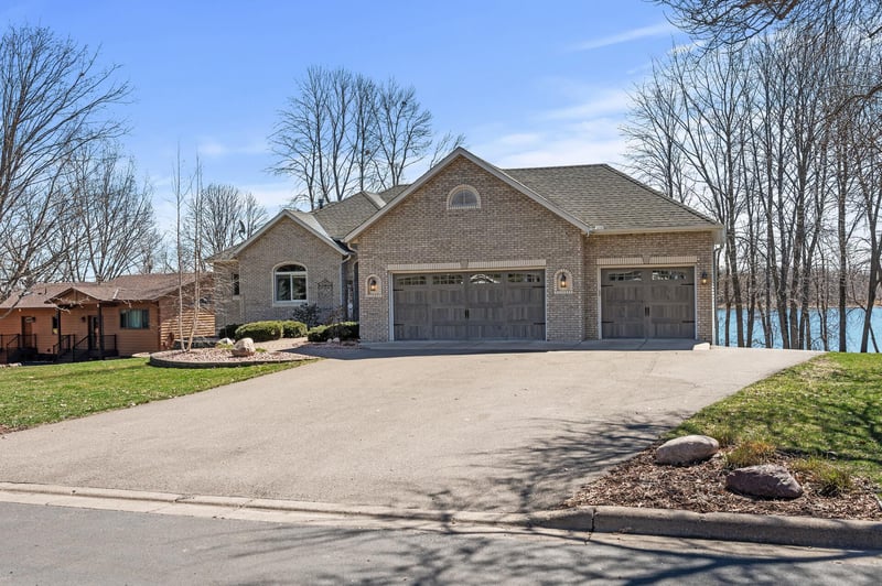 11605 Interlachen Rd, Chisago City, MN 55013
