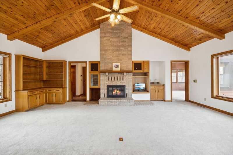 20650 Woodhaven Pl, Excelsior, MN 55331