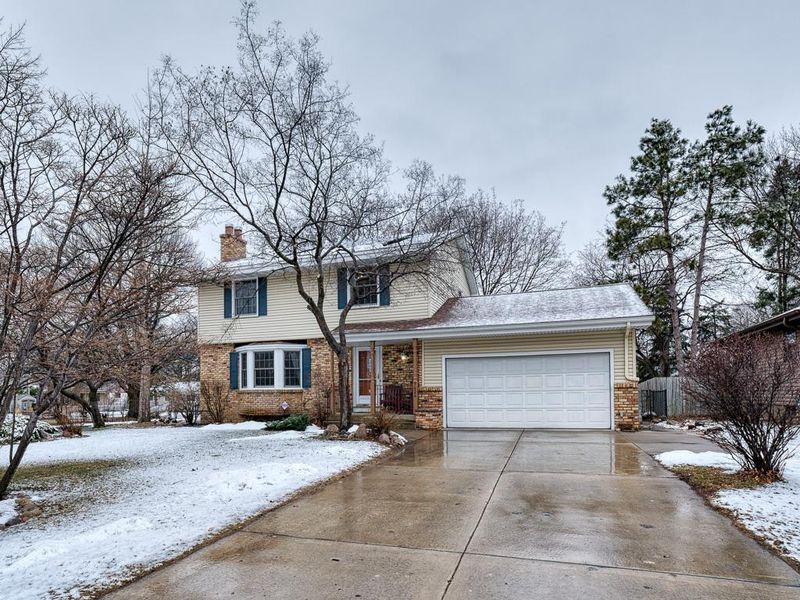 7424 Melody Dr NE, Minneapolis, MN 55432