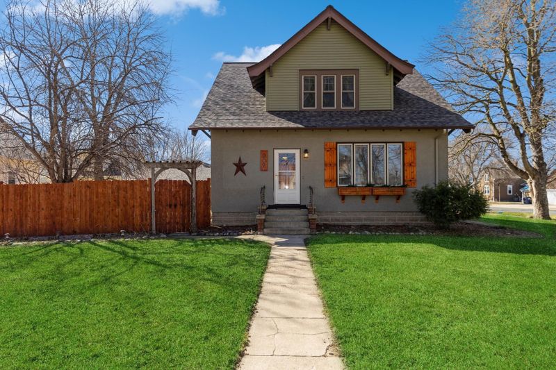 202 E Main St, Arlington, MN 55307