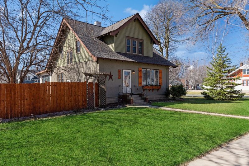 202 E Main St, Arlington, MN 55307
