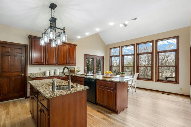 18600 Pheasant Ridge Rd, Prior Lake, MN 55372