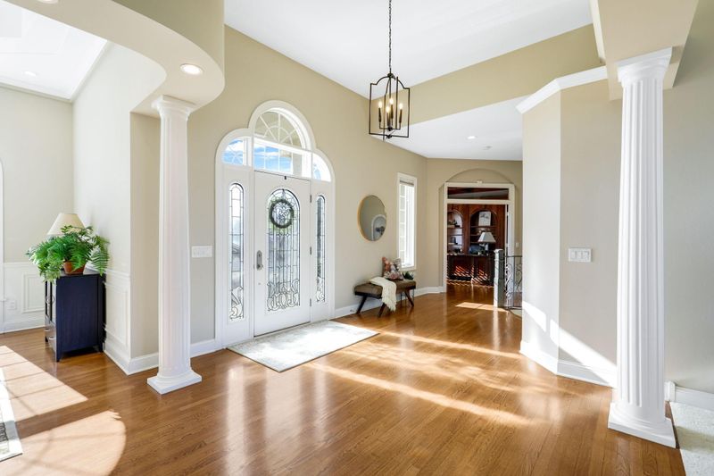 2830 Fox Rn NW, Prior Lake, MN 55372