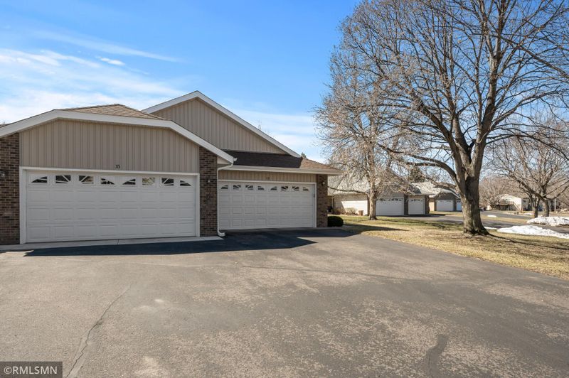 13 Oak Leaf Ln, Circle Pines, MN 55014